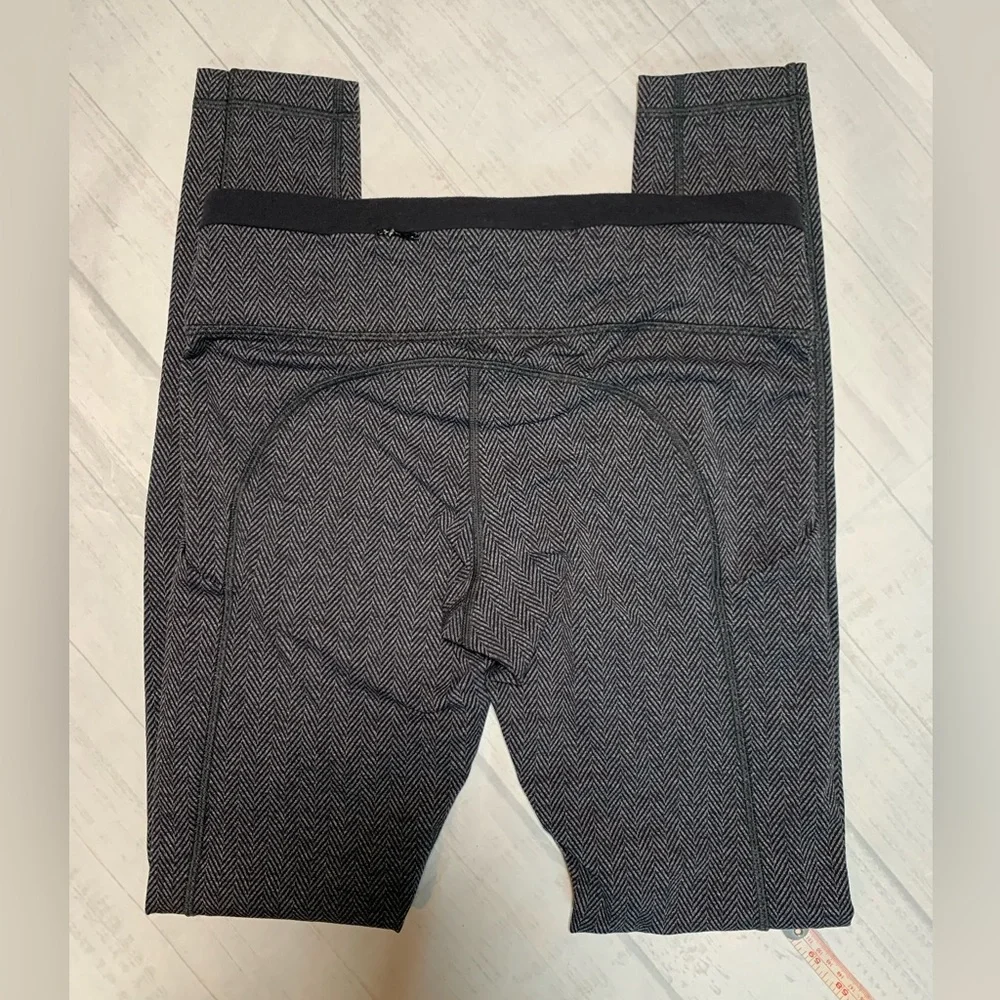 Lululemon Herringbone leggings. Black/gray. Size 8. - Picture 2 of 12